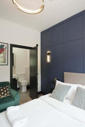 Exterior - Sixty Aparthotel 1bed, Central Cardiff + Parking (Cardiff)