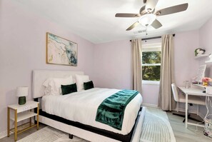 5 bedrooms, desk, iron/ironing board, travel cot - Spacious 7BR Family Retreat Near Mall of GA, Sleeps 17 (Buford)