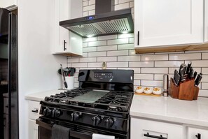 Fridge, microwave, oven, stovetop - Spacious 7BR Family Retreat Near Mall of GA, Sleeps 17 (Buford)