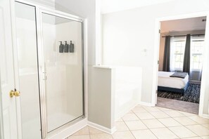 4 bedrooms, iron/ironing board, travel cot, WiFi