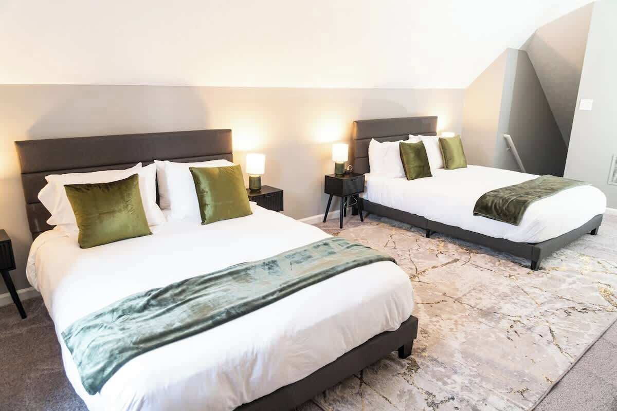 4 chambres, fer et planche à repasser, lit parapluie, Wi-Fi