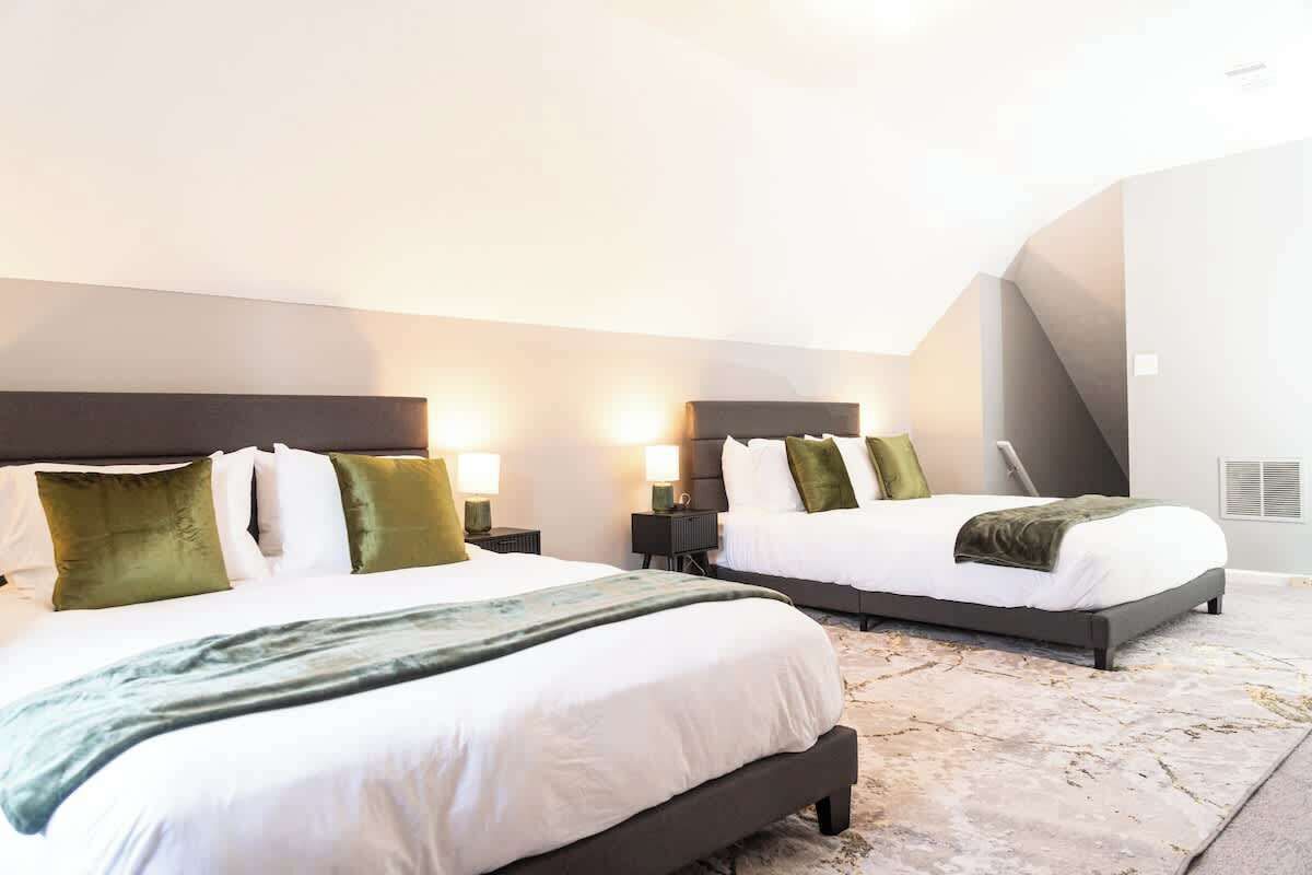 4 habitaciones, tabla de planchar con plancha, cuna de viaje y wifi 