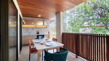 Apartamento básico | Opções para refeição ao ar livre