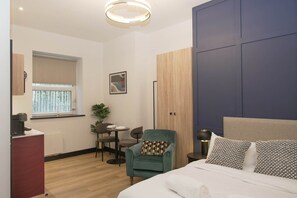 Exterior - The Sixty Aparthotel Studio, Brand New, Cardiff (Cardiff)