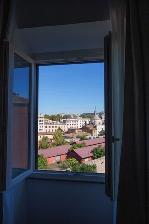 Interior - Colosseum Holidays - Prestige Three Bedrooms (Roma)