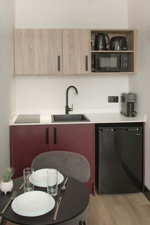 Exterior - Sixty Aparthotelstudio, Central Cardiff + Parking (Cardiff)