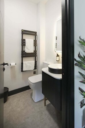 Exterior - Sixty Aparthotelstudio, Central Cardiff + Parking (Cardiff)