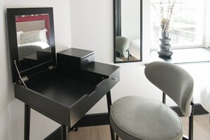 Exterior - Sixty Aparthotelstudio, Central Cardiff + Parking (Cardiff)