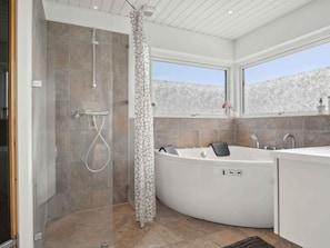 House | Spa treatment