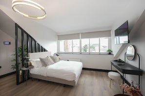 Exterior - Sixty Aparthotelstudio, Central Cardiff + Parking (Cardiff)