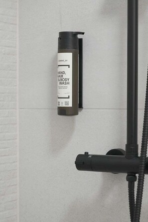 Exterior - Sixty Aparthotelstudio, Central Cardiff + Parking (Cardiff)