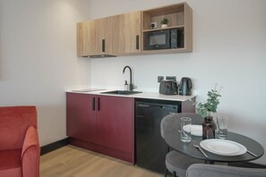Exterior - Sixty Aparthotelstudio, Central Cardiff + Parking (Cardiff)