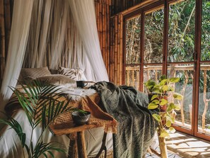 Family Tree House, Private Pool, River View - Treehouse de Valentine Mountain Resort (Balamban)