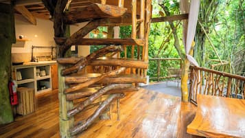 Casa de lujo en un árbol, vistas al río, junto a la montaña | Wifi gratis