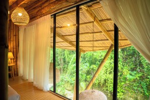 Luxury Villa, Private Pool, River View | Free WiFi