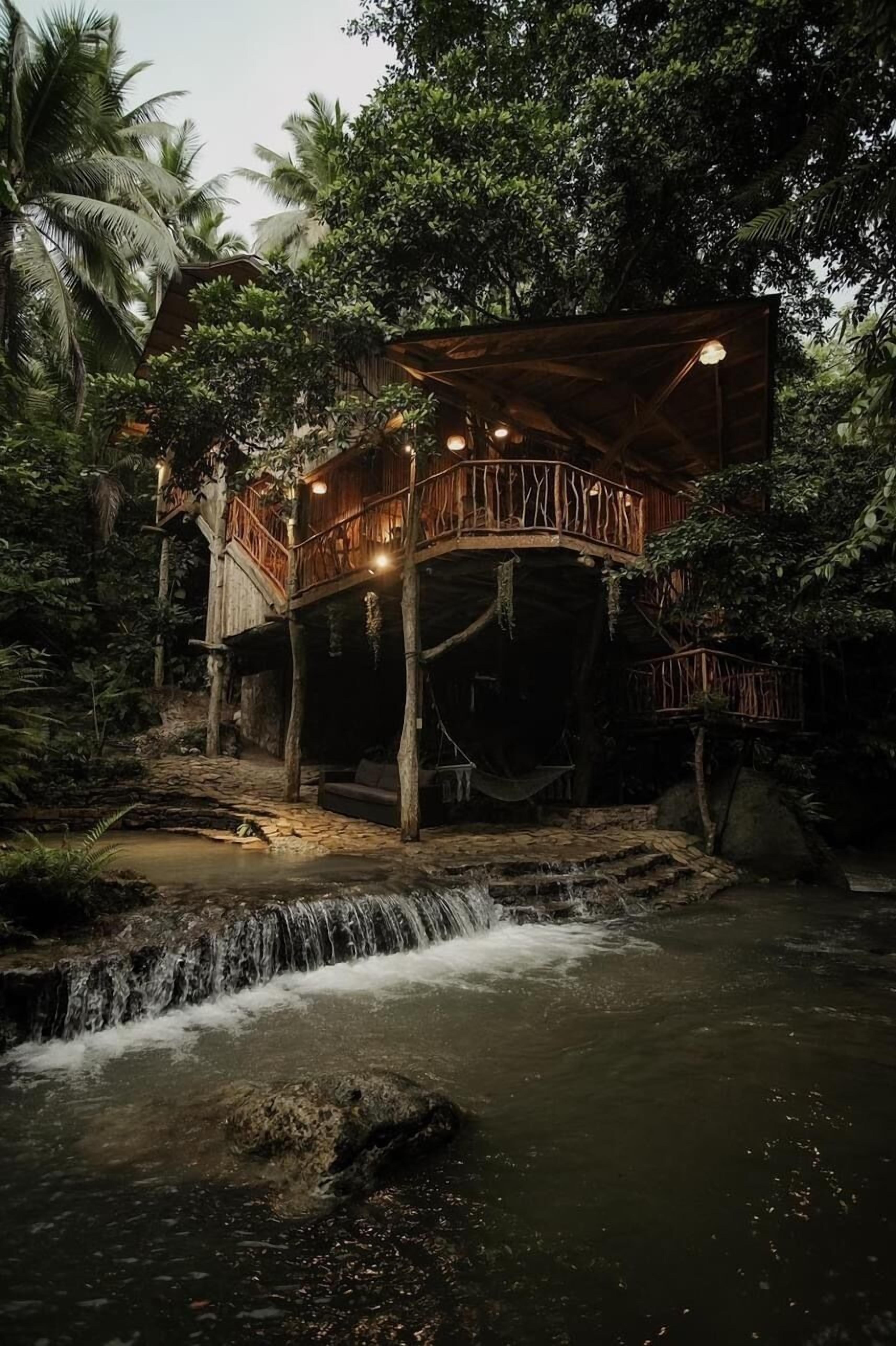 Family Tree House, Private Pool, River View | Free WiFi