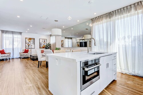 Modern 4BR Multi-Level Home in LA