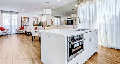 Modern 4BR Multi-Level Home in LA