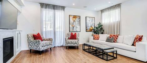 Télévision, cheminée