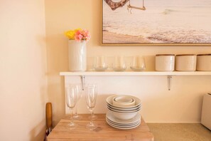 Dining - Sunrise Loft – Sea Views & Serenity Above It All (Waiheke Island)