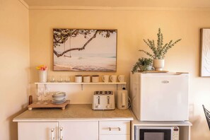 Interior - Sunrise Loft – Sea Views & Serenity Above It All (Waiheke Island)