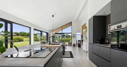 5 Star Holiday Home in Humble