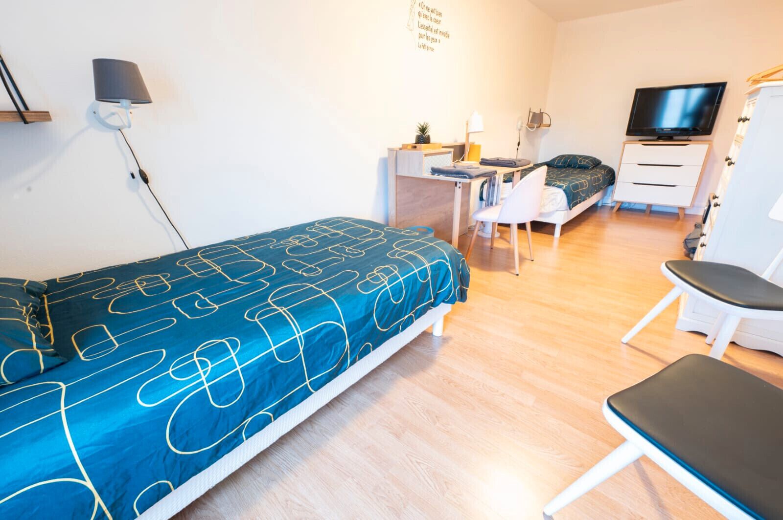 2 bedrooms, iron/ironing board, WiFi, bed sheets