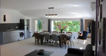 Cottage 'Grenache' with Wi-Fi and Air Conditioning