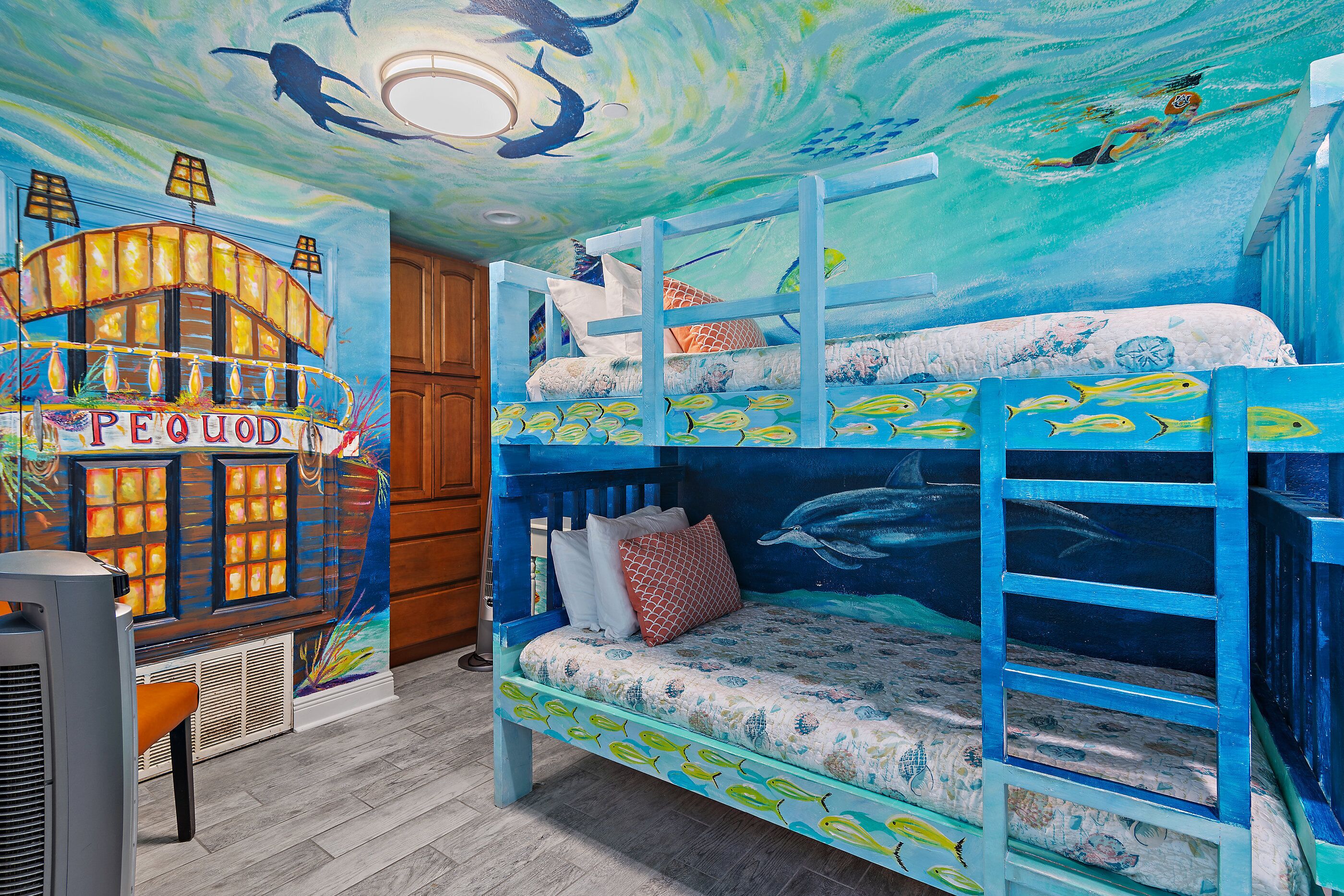 4 室のベッドルーム、アイロン / アイロン台、WiFi (無料)、ベッドシーツ