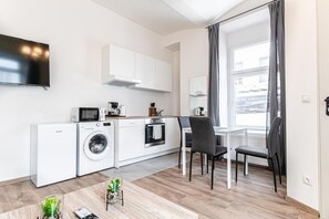 Mikrowelle, Ofen, Herdplatte, Wasserkocher