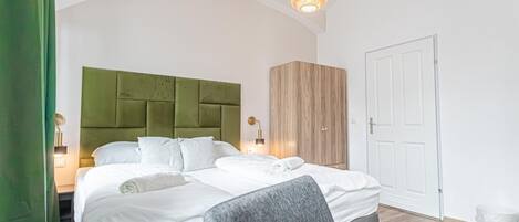 1 dormitori, planxa i posts de planxar, wifi i roba de llit