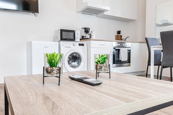 ميكروويف، فرن، موقد طهي مسطح، غلّاية كهربائية