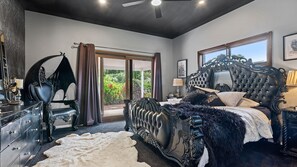 4 bedrooms, iron/ironing board, free WiFi