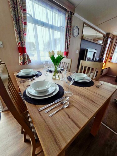 Caravan by the sea with direct access to the beach.  Pet friendly!