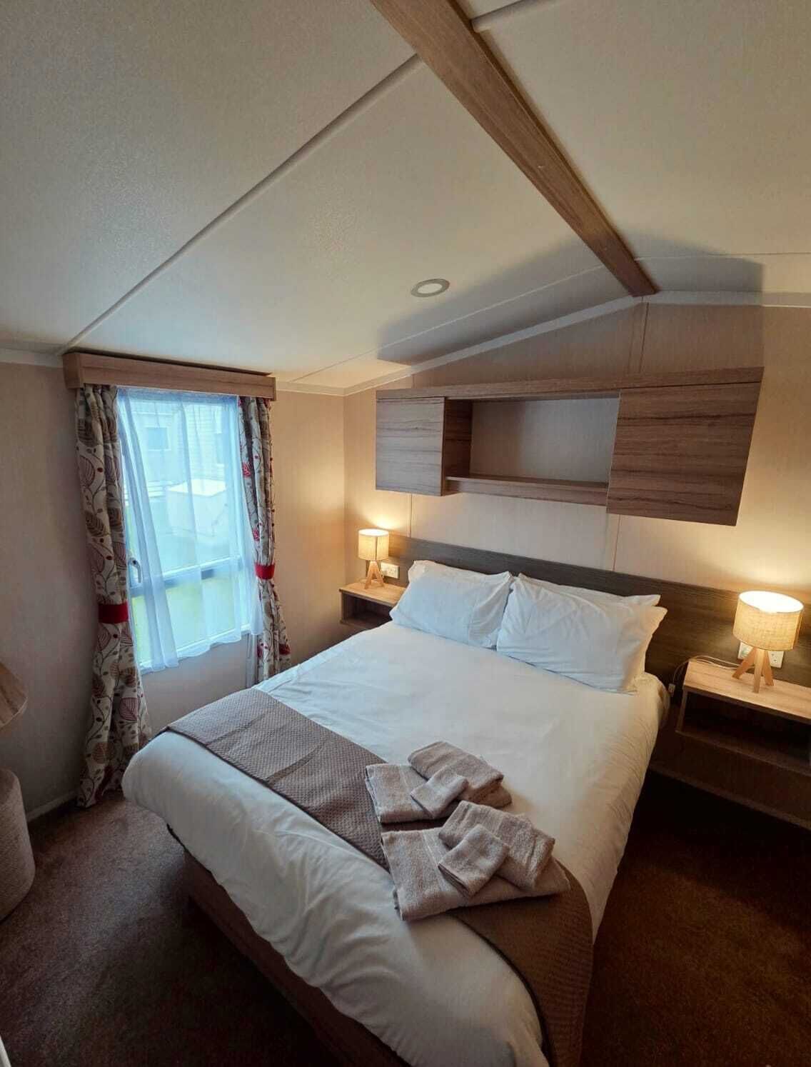 2 dormitorios, tabla de planchar con plancha, wifi y ropa de cama