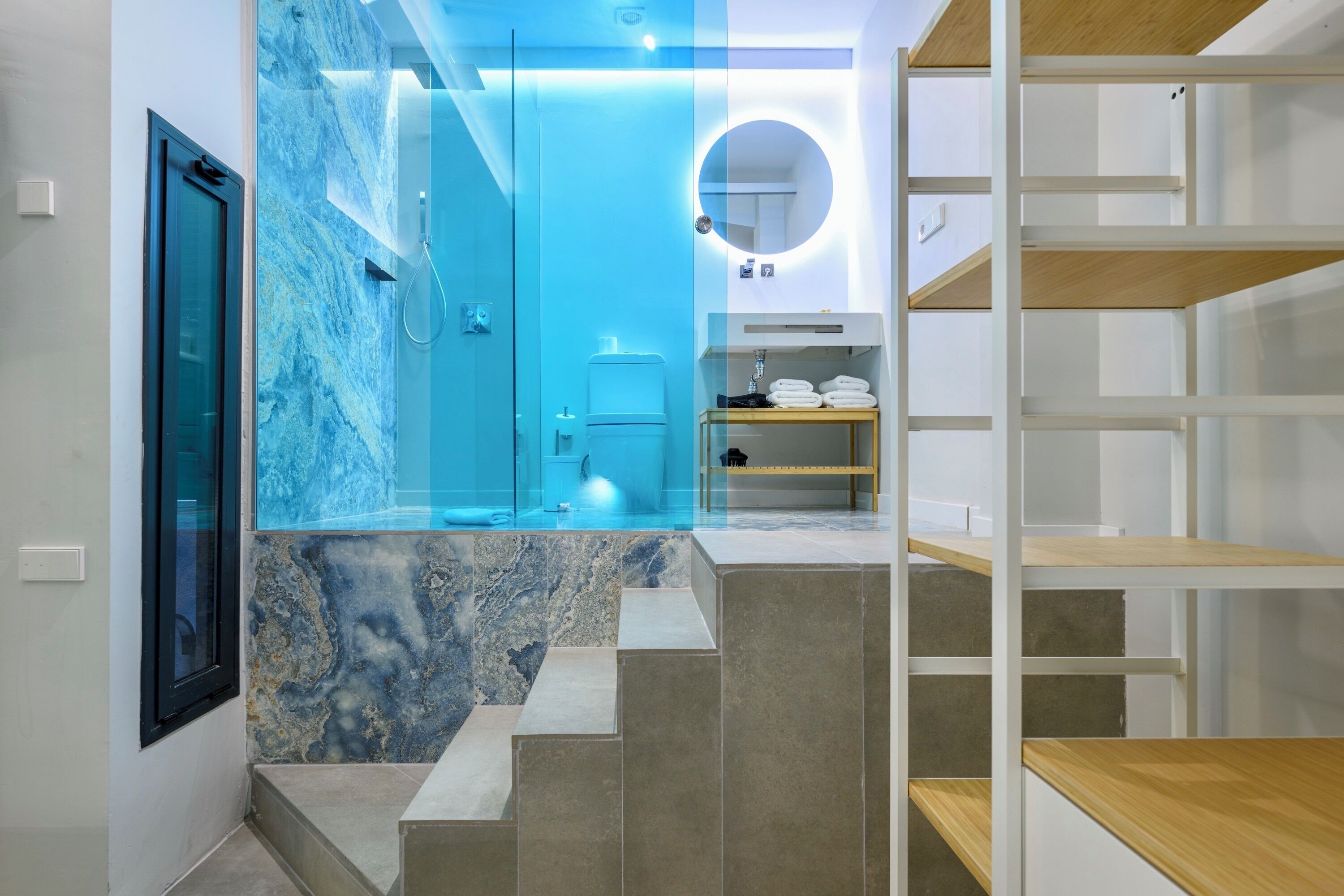 Estudio, vista al patio | Baño