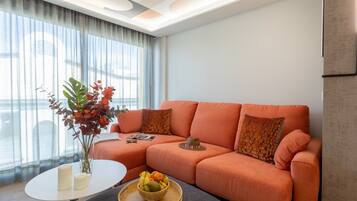 Apartment, City View | Living area