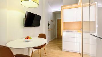 Studio, Courtyard View | Living area