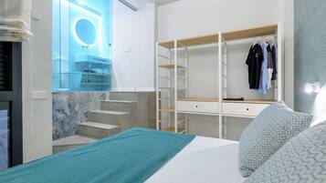 Studio, Courtyard View