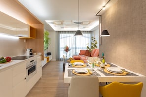 Apartment, Stadtblick | Wohnbereich