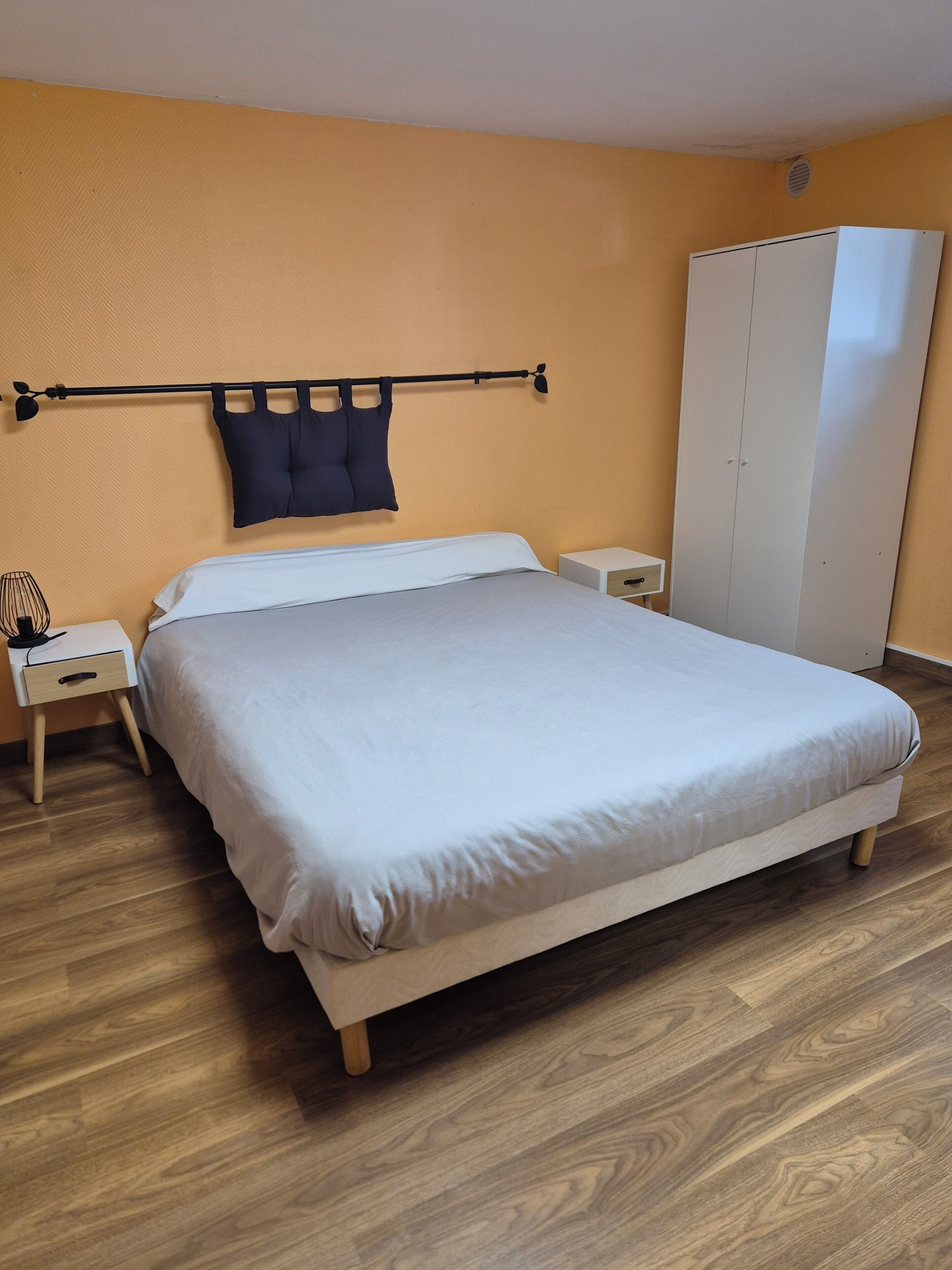 Classic Quadruple Room | Desk, laptop workspace, free WiFi