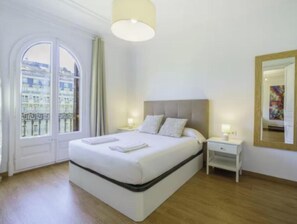 5 soverom, skrivebord, strykejern/-brett og wi-fi (inkludert)