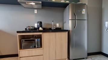 Superior Studio, City View | Private kitchen | Fridge, microwave, stovetop, espresso maker