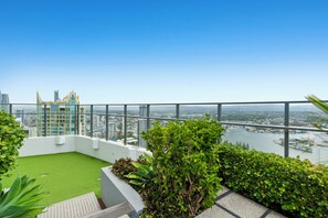 Property grounds - Seabright Nook Resort Perks and Sky Views by the Sea (Surfers Paradise)
