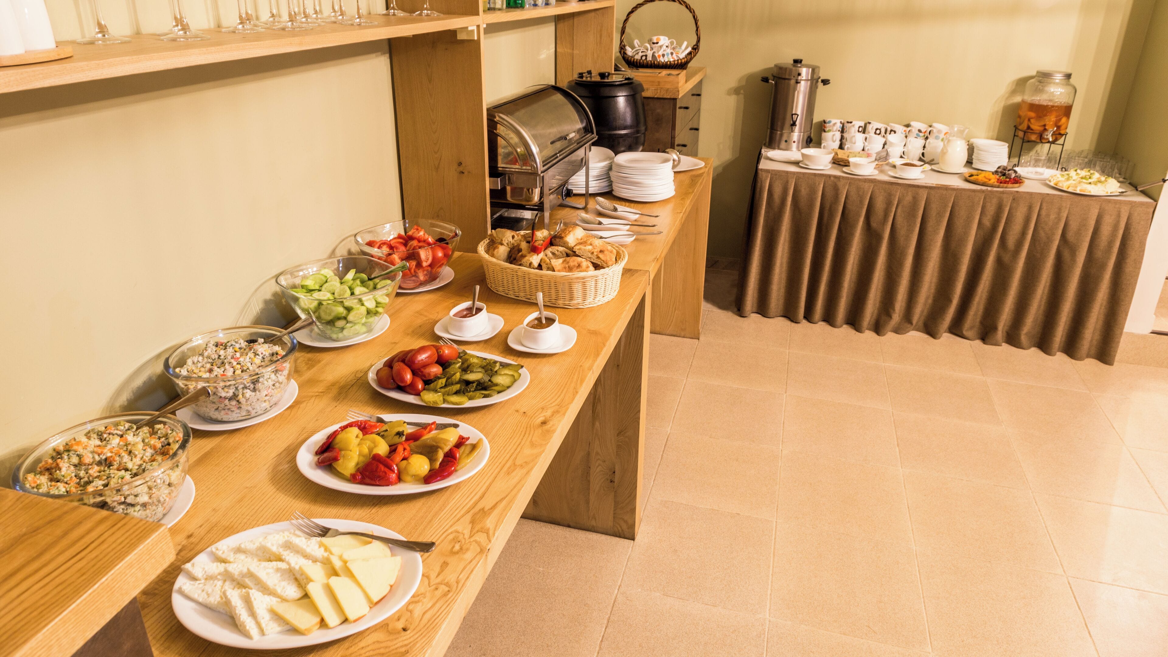 Daily buffet breakfast (USD 30 per person)