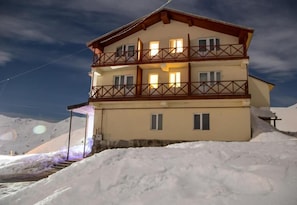 Exterior - Hotel Deka Gudauri (Kazbegi)