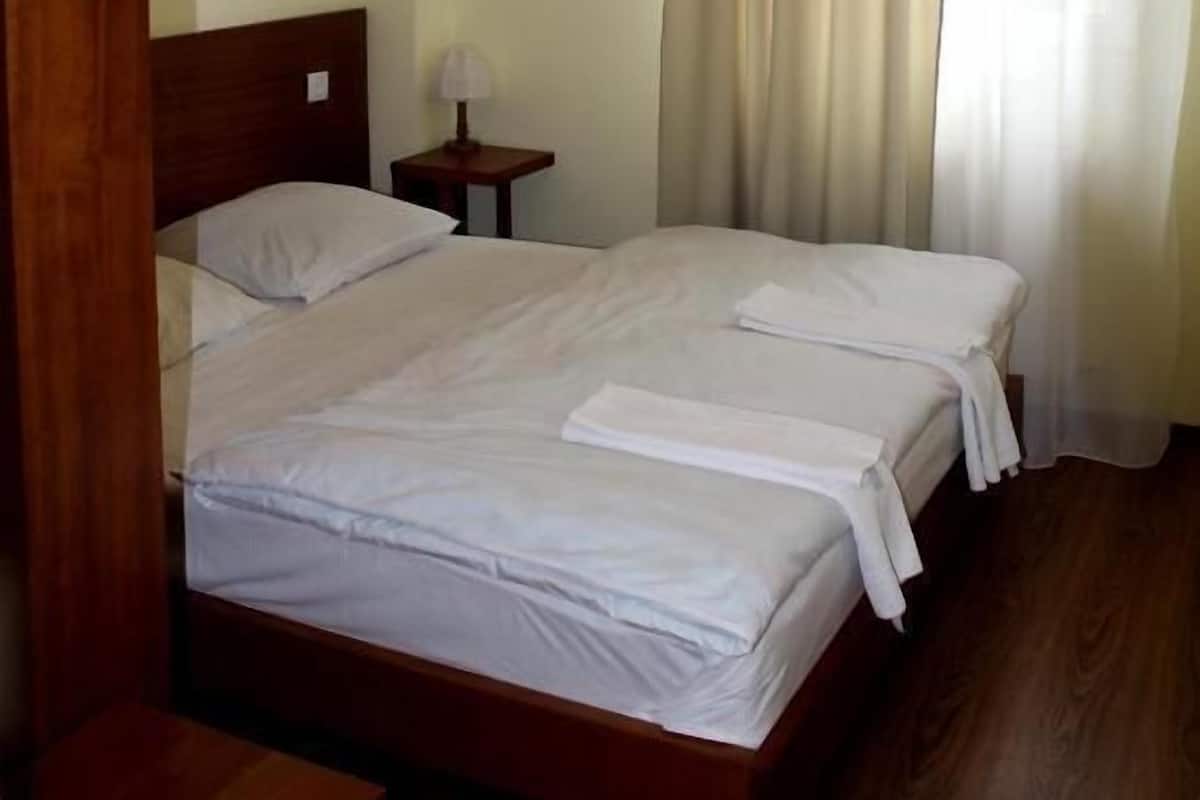 Single Room, Mountain View | WiFi (free)