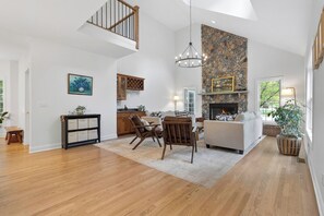 Televisión, chimenea