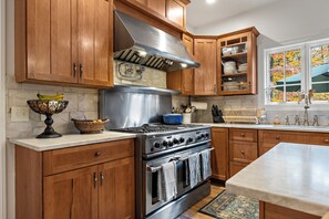 Microones, forn, placa de cuina i rentaplats 