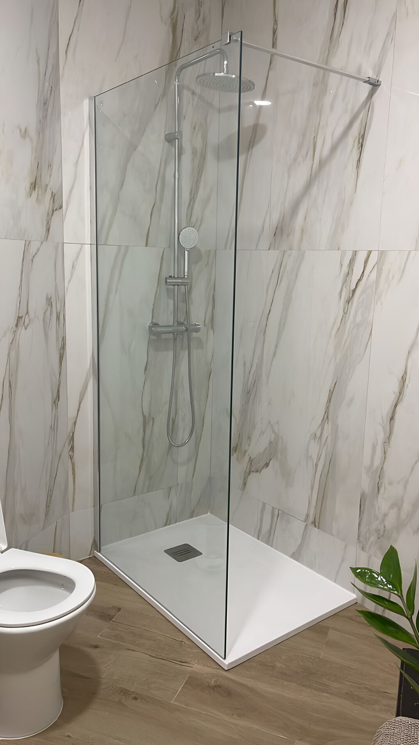 Buồng tắm vòi sen, khăn tắm 